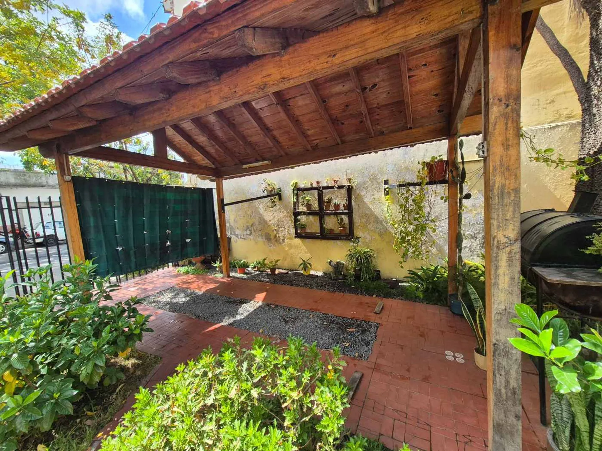 VENTA, CASA MULTIFAMILIAR 6 AMB, VILLA LUGANO foto 4