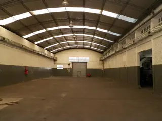 Excelente galpón en alquiler foto 5