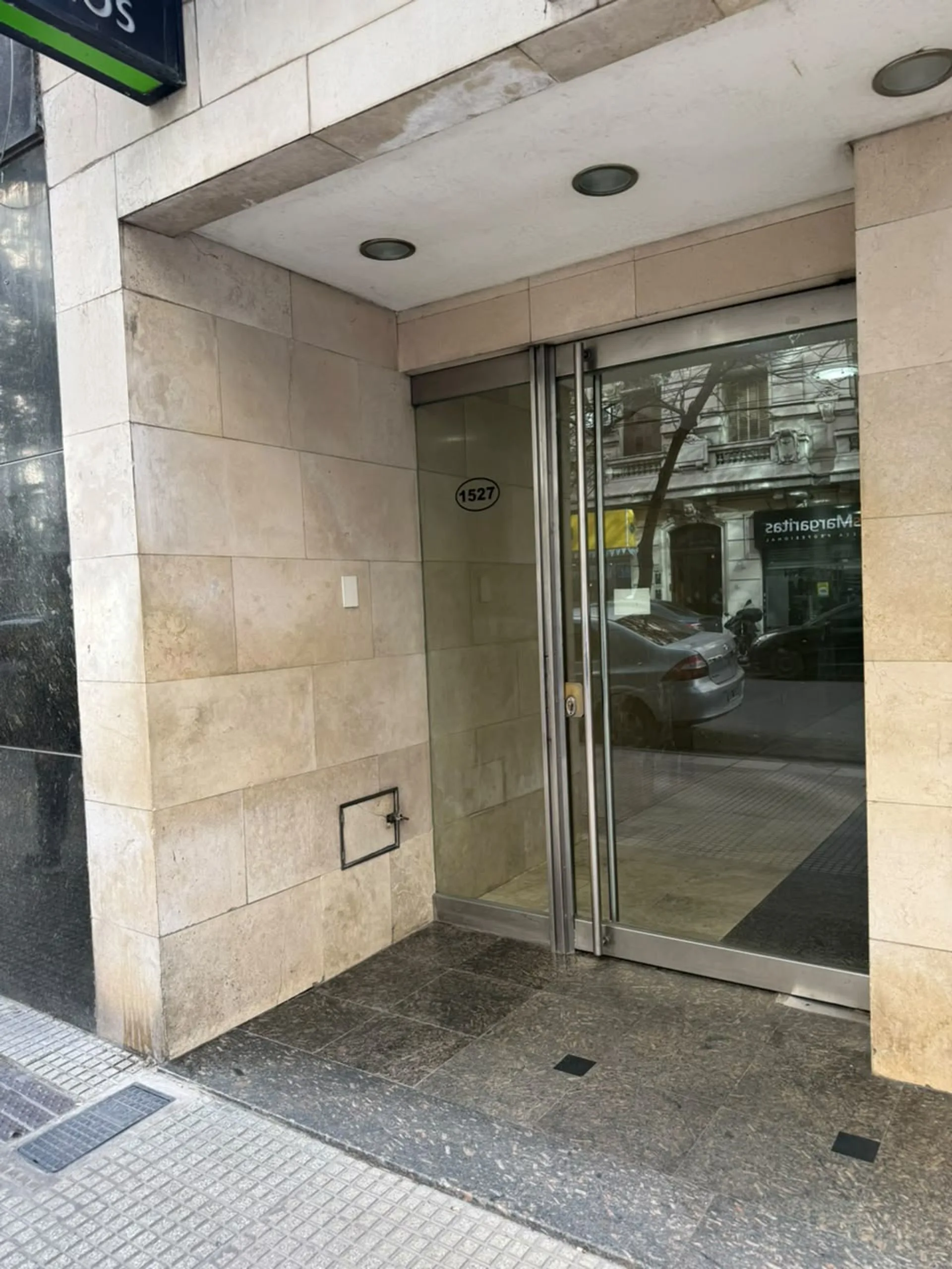 VENTA OFICINA LUMINOSA APTO CRÉDITO EN SAN NICOLAS foto 2