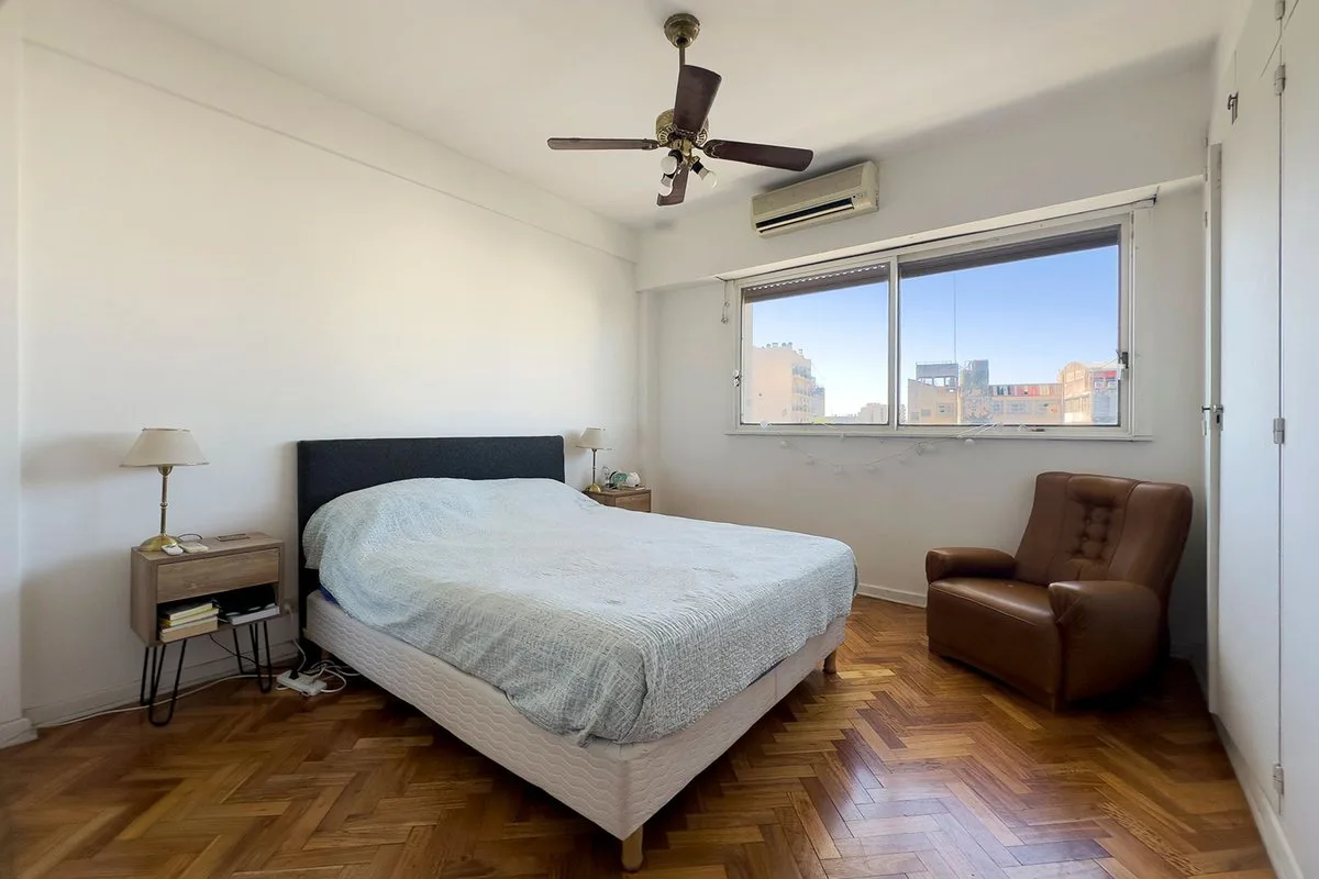 Venta Depto. 3 Ambientes con Balcón Monte Castro foto 3