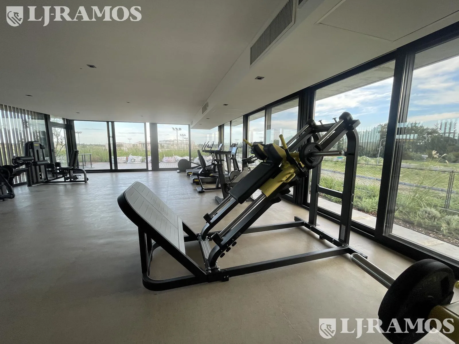 Lote a la laguna en venta en Los Puentes, Nordelta. foto 5