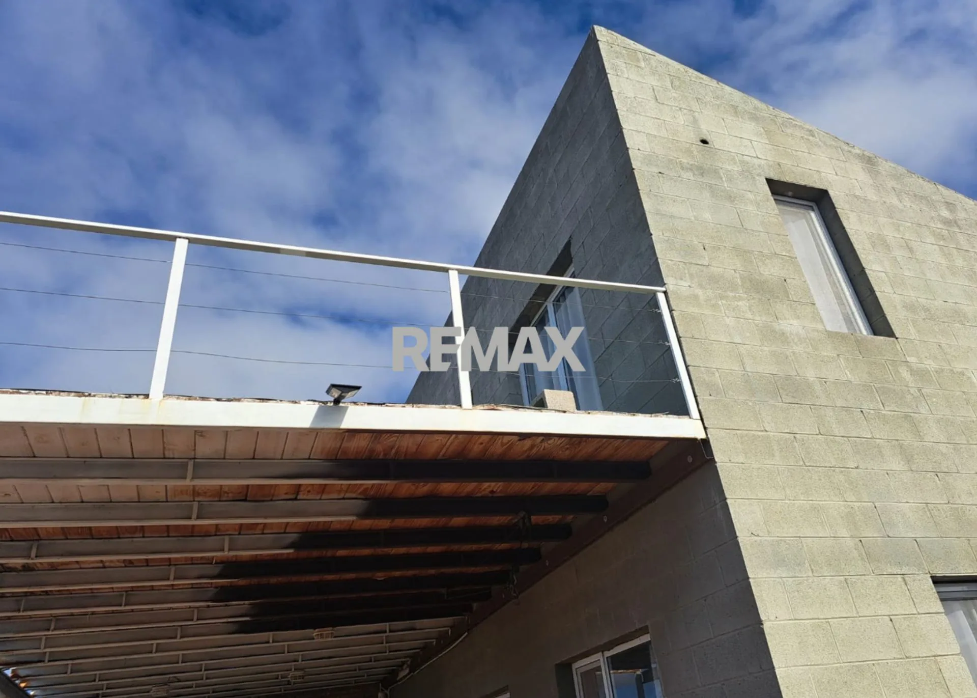 VENTA DE CASA EN CHOCON MEDIO- ETAPA TERRAZAS foto 3