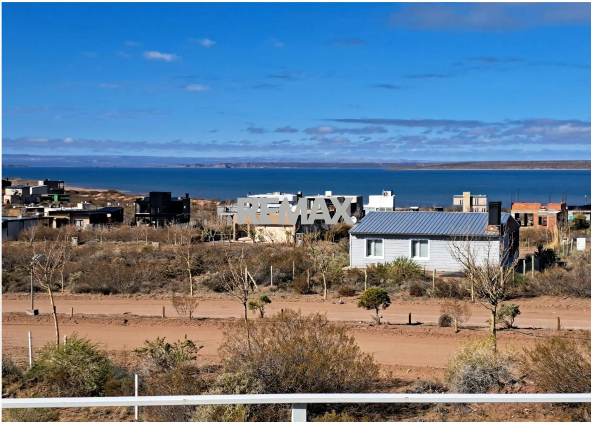 VENTA DE CASA EN CHOCON MEDIO- ETAPA TERRAZAS foto 4