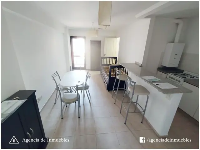 ALQUILA: Departamento 1 Dormitorio ubicado en calle Balcarce al 450 deBarrio Nueva Córdoba.  El departamento cuenta con: Living-Comedor ampliocon cale