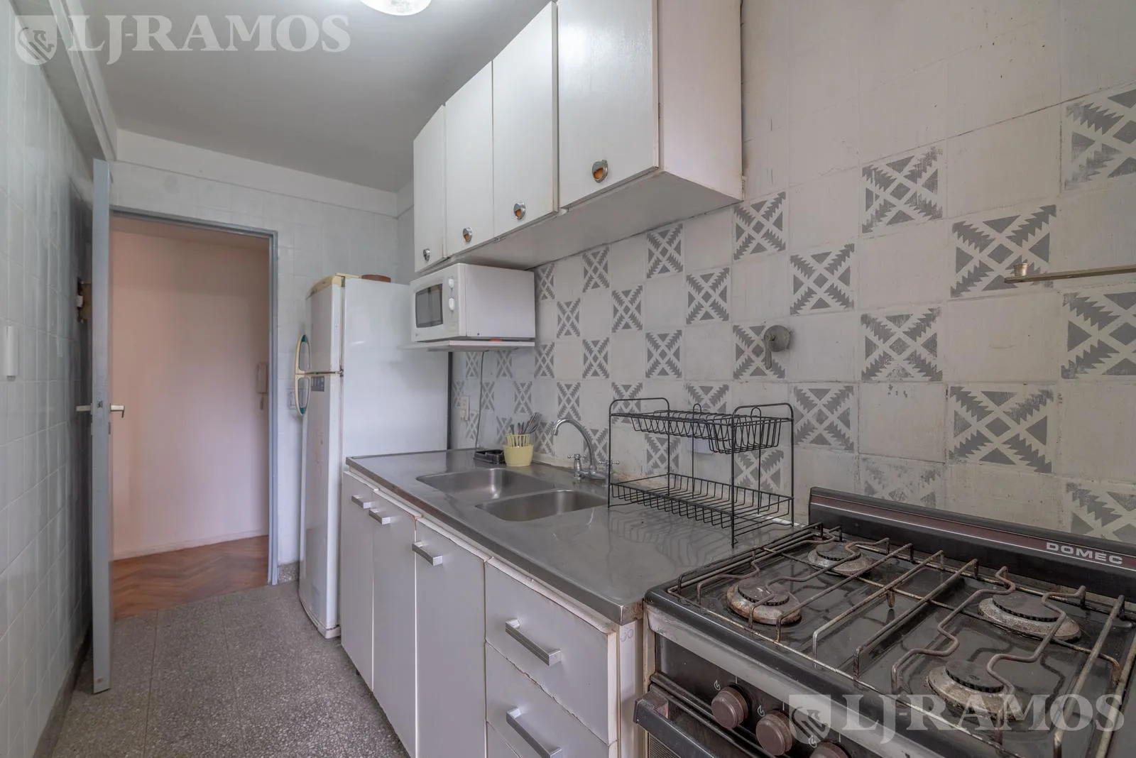 Venta-2 ambientes con GRAN terraza propia – Cocina independiente – Oportunidad única foto 5