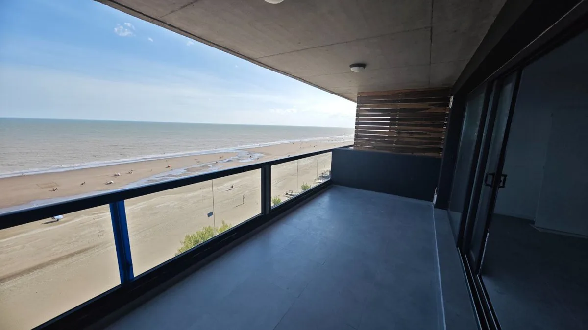 VENTA SEMIPISO A ESTRENAR FRENTE AL MAR. PISO 2 foto 2