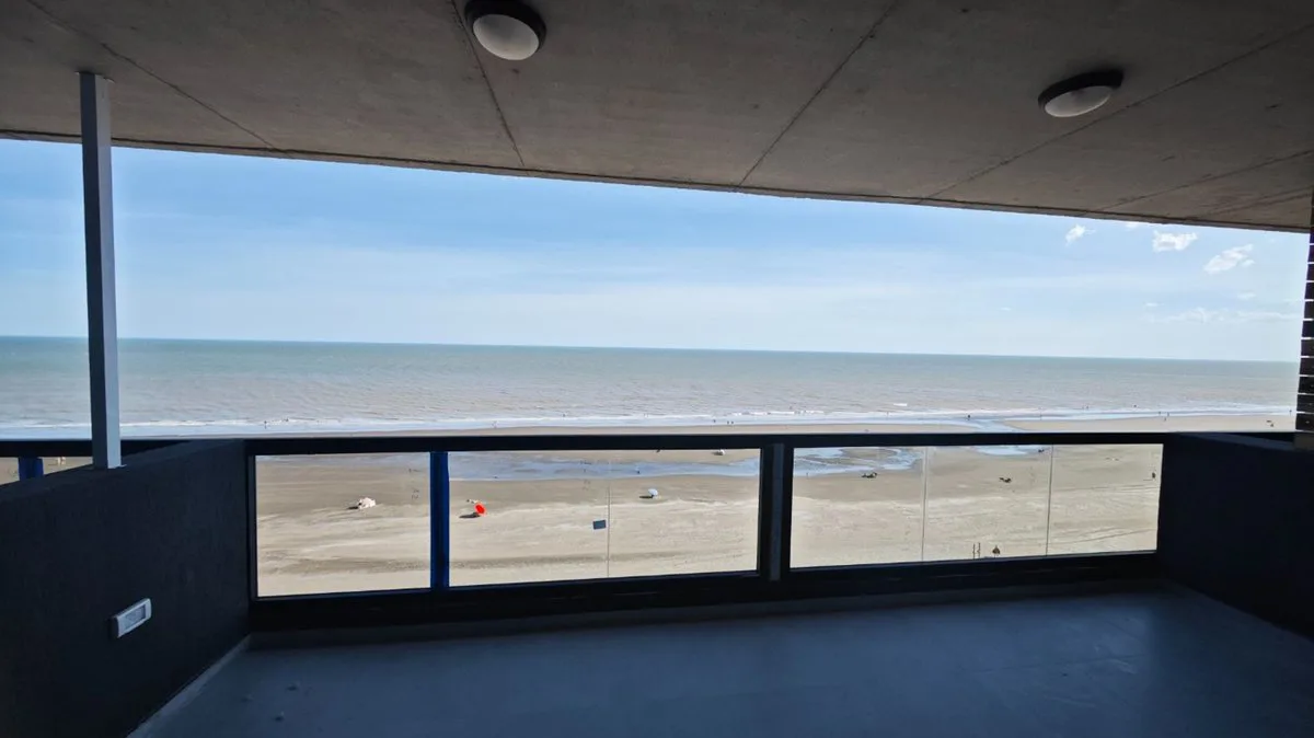 VENTA SEMIPISO A ESTRENAR FRENTE AL MAR. PISO 2 foto 3