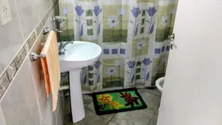 VENTA CASA EN OLIVEROS CON PARQUE Y PILETA foto 5