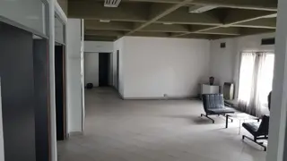 INMEJORABLE EDIFICIO COMERCIAL O INDUSTRIAL DE 13.500 M2  PARA EMPRESA O INDUSTRIA foto 2