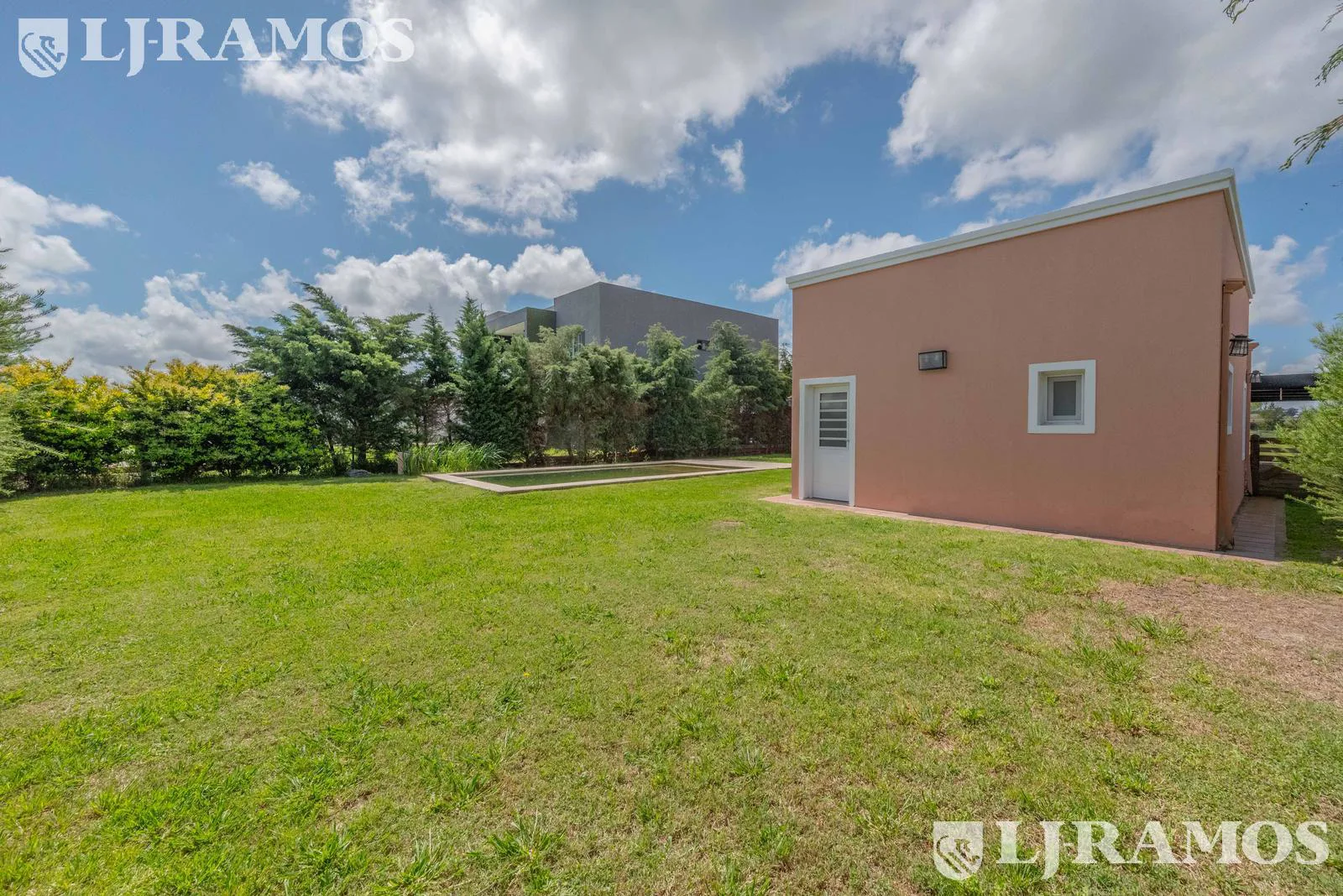 Casa en Venta con renta San Sebastián A1 oportunidad MB no credito foto 5