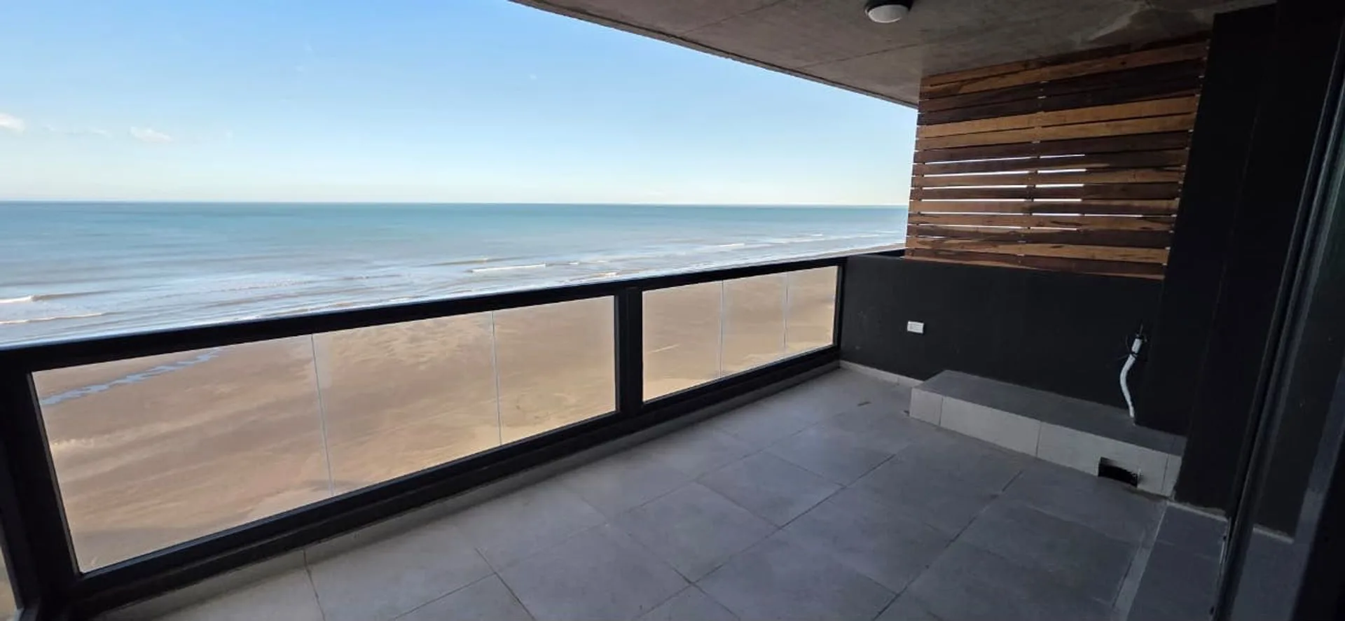 VENTA SEMIPISO A ESTRENAR FRENTE AL MAR. PISO 6