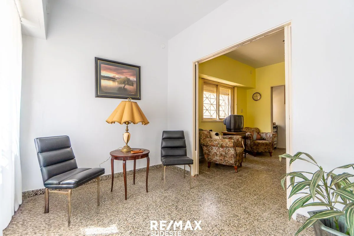 Propiedad en Venta  a Refaccionar con Galpón foto 4