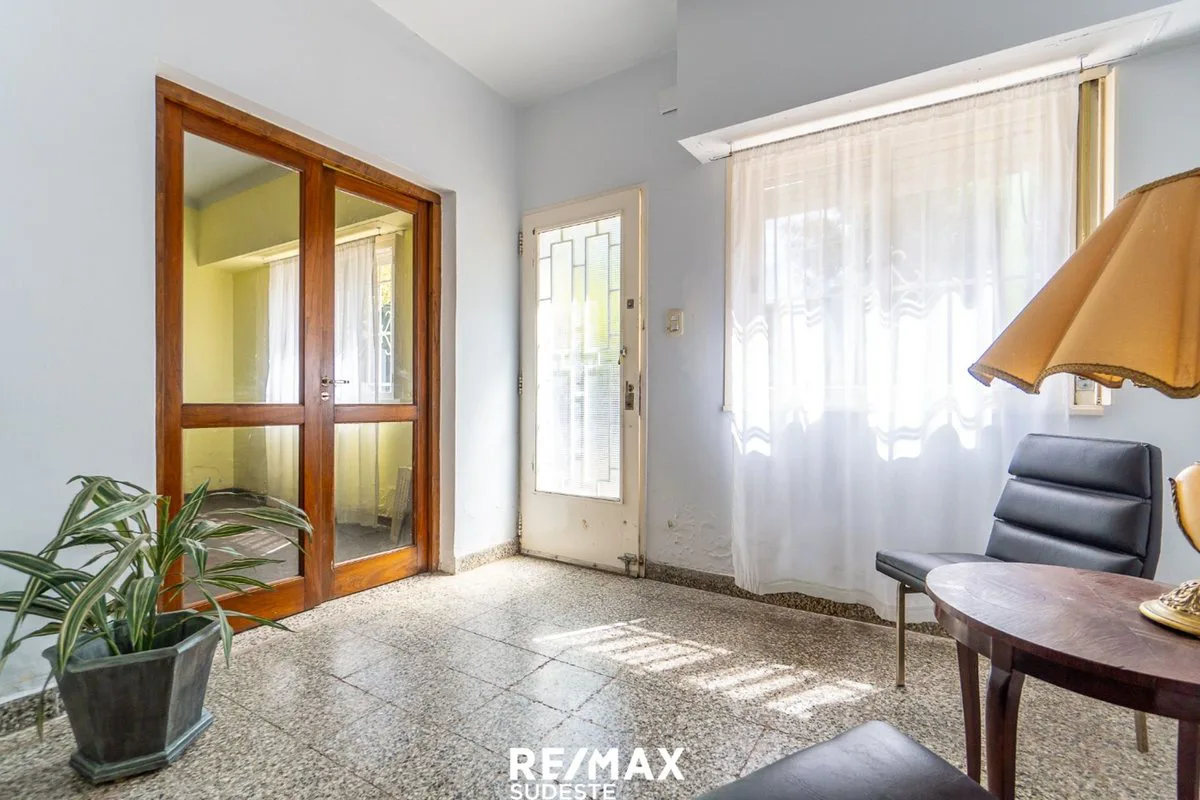 Propiedad en Venta  a Refaccionar con Galpón foto 5