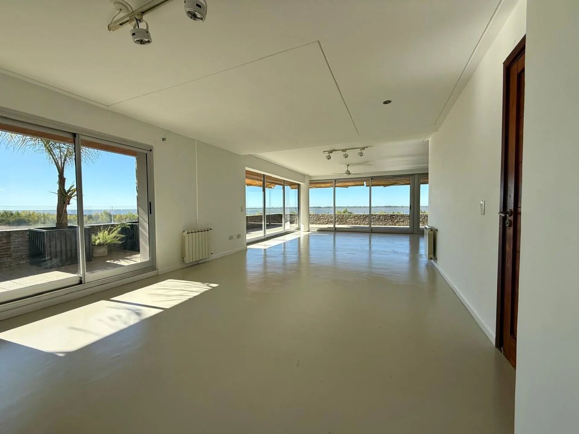 VENTA DPTO 2 DORM - LA RAMBLA CON VISTA AL RÍO foto 2