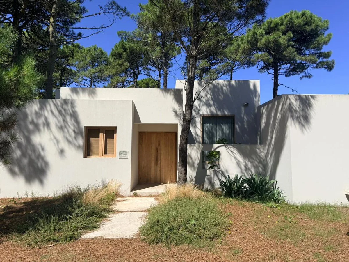 CASA EN VENTA PINAMAR PLAYERA GAS NATURAL 4 AMB foto 2