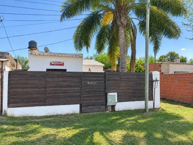 CASA CON MUY BUEN LOTE EN SANTO TOMÉ
