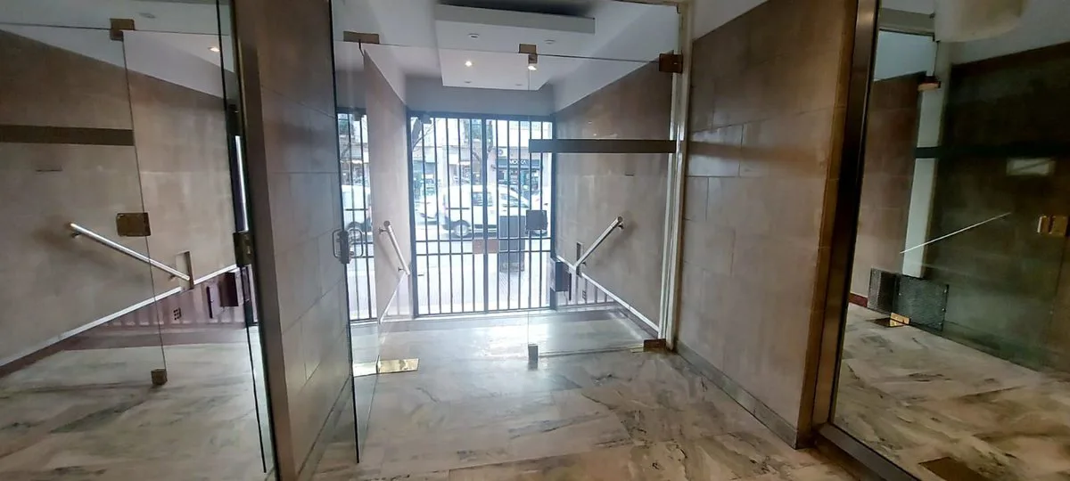 VENTA DEPARTAMENTO 4 AMB CON PATIO - RECOLETA foto 2