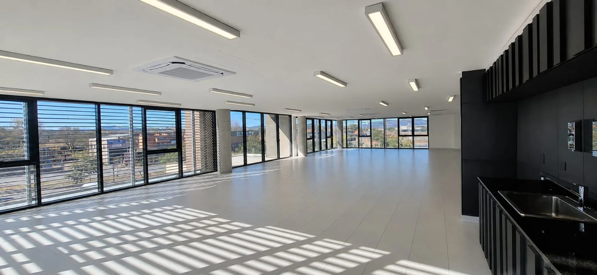 Alquiler oficinas 276,75 m2 San Lorenzo Chico foto 3