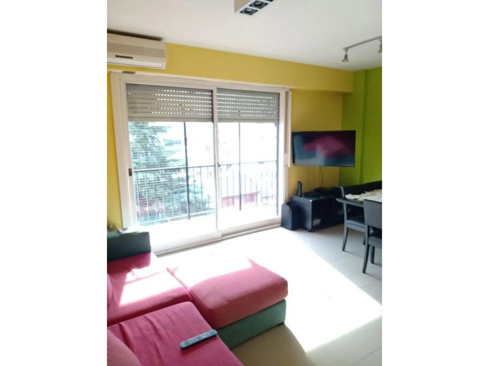 3 ambientes -contrafrente, balcón - Plaza Colombia . APTO CREDITO foto 3