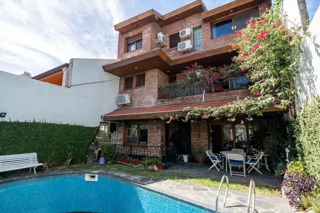 VENTA CASA 4 PLANTAS COCHERA PISCINA QUINTA GALLI