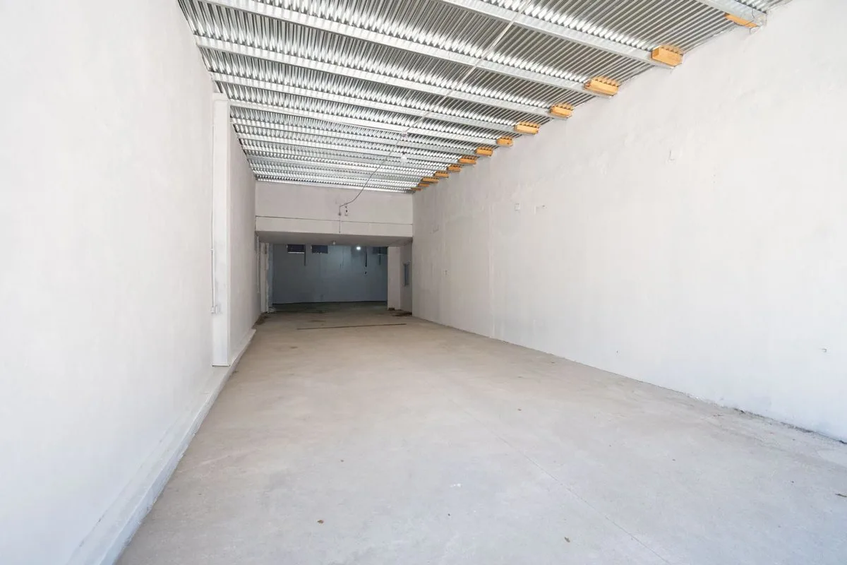 Venta galpon mas dpto. en barrio sargento cabral foto 3