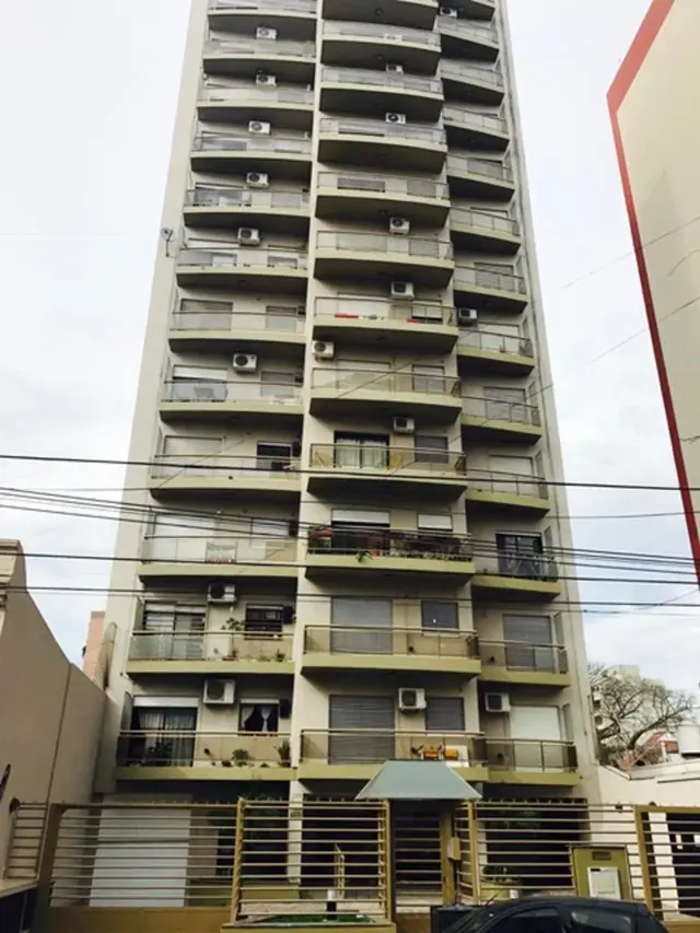 Semipiso de 3 ambientes en Quilmes centro.