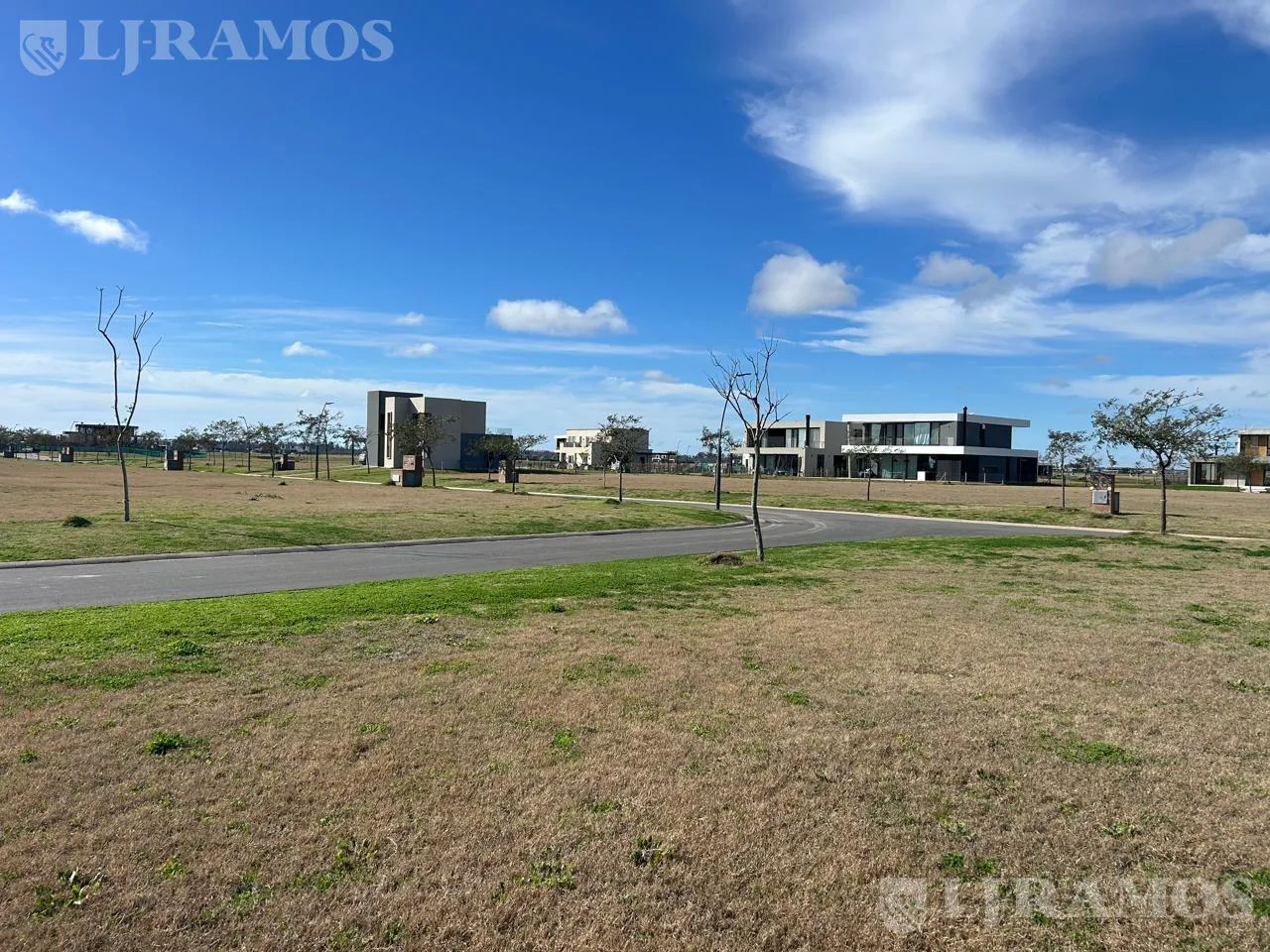 Terreno en Puertos del Lago - BARRIO AMARRAS foto 2