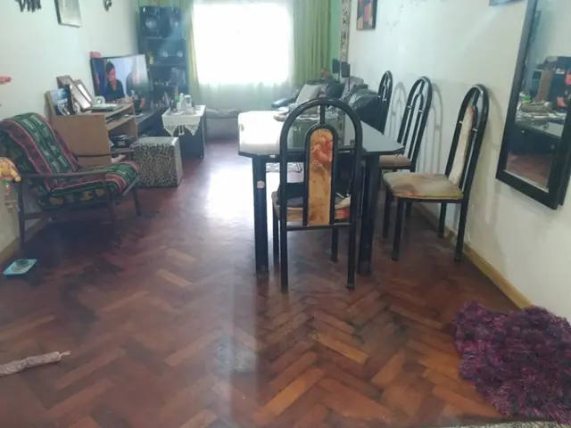 se vende ph 3 ambientes en planta baja al frente con patio