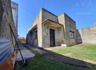 OPORTUNIDAD  Casa sobre lote 8,66 x 34 mtrs foto 2