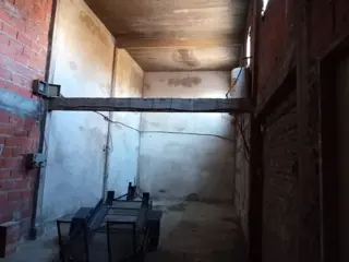 EXCELENTE UBICACIÓN. PROPIEDAD APTA PARA TALLER O DEPOSITO foto 5