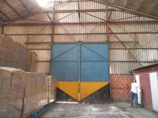GALPON EN ALQUILER / PARQUE INDUSTRIAL Y TECNOLÓGICO DE QUILMES foto 2