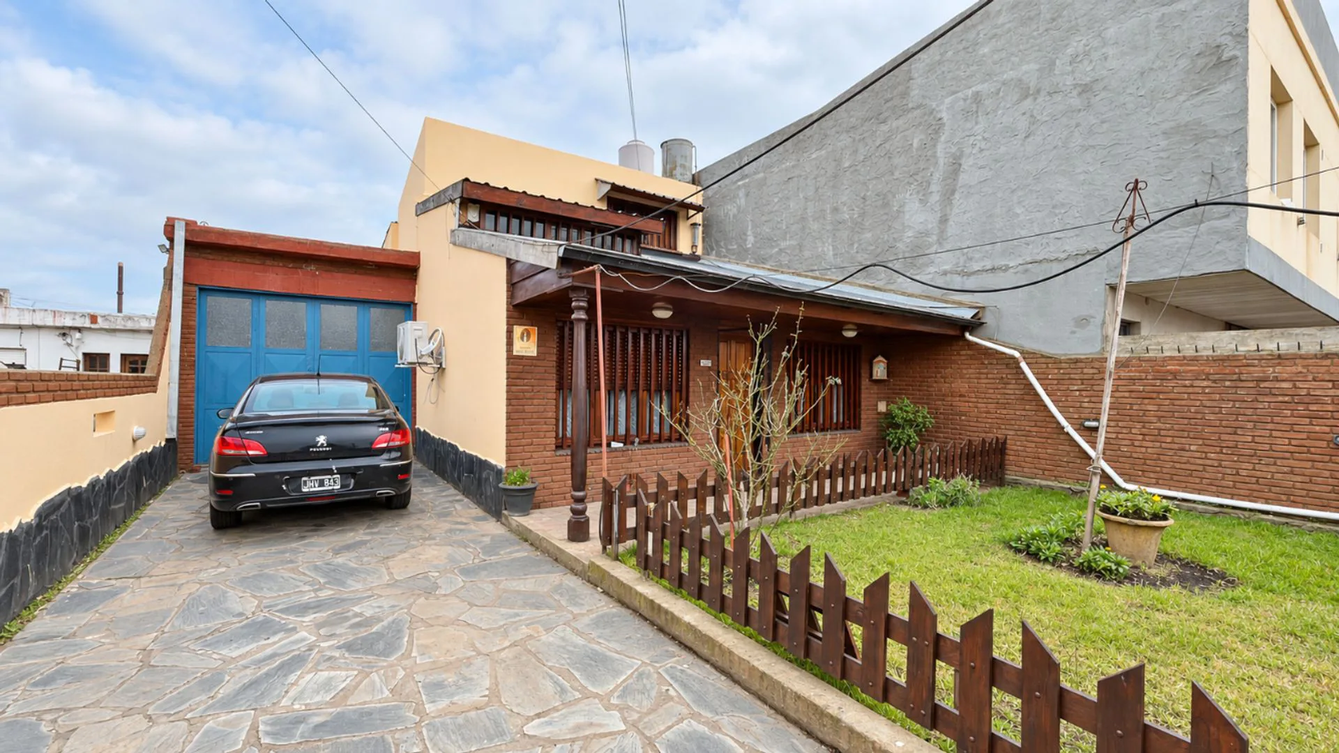 CASA 3 AMB EN VENTA EN LAS AVENIDAS CON GALPON