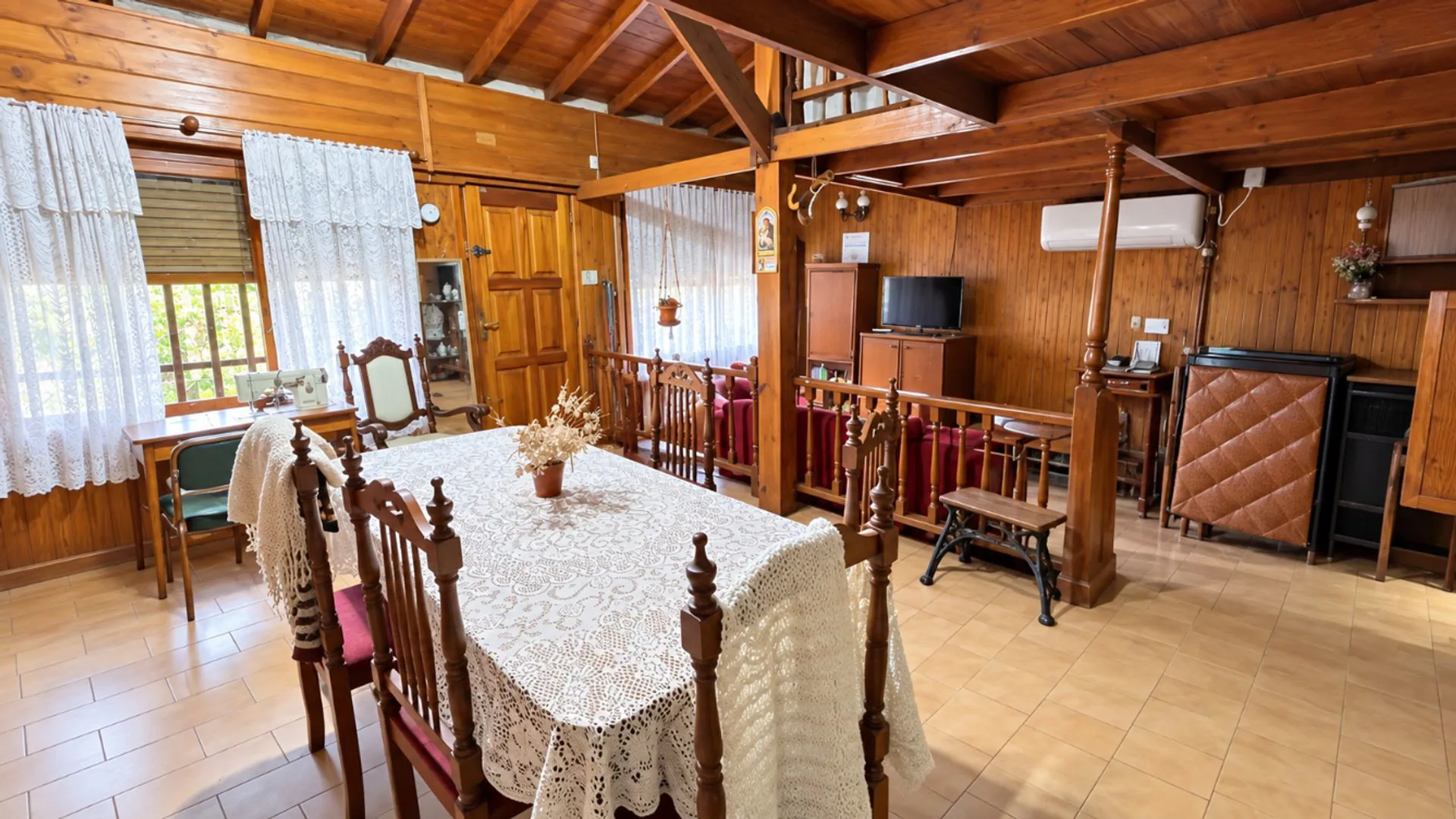 CASA 3 AMB EN VENTA EN LAS AVENIDAS CON GALPON foto 2