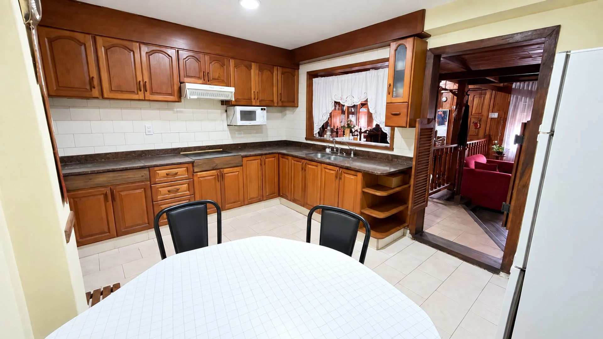 CASA 3 AMB EN VENTA EN LAS AVENIDAS CON GALPON foto 3