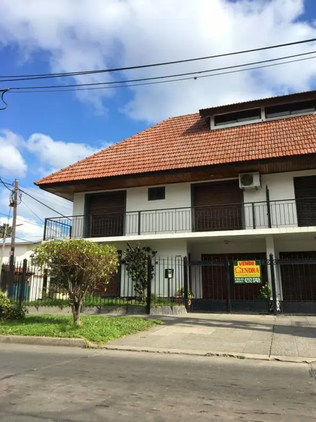 Hermoso Triplex Frente a Plaza Colon Cercano a Avs, Gba Sur - Zonaprop