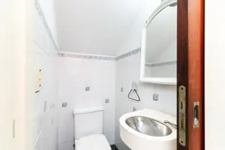 Hermoso Triplex Frente a Plaza Colon Cercano a Avs, Gba Sur - Zonaprop foto 4