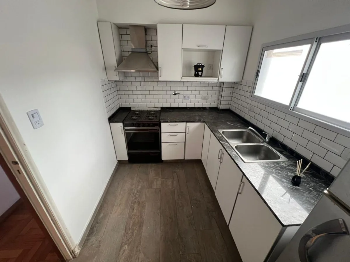 DEPTO SEMIPISO  3 1/2 AV. H. YRIGOYEN 3500 foto 5