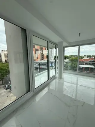 3 AMBIENTES CON COCHERA , BALCON A LA PLAZA , DOS BAÑOS COMPLETOS , DOS HABITACIONES , COCINA , LAVADERO foto 5