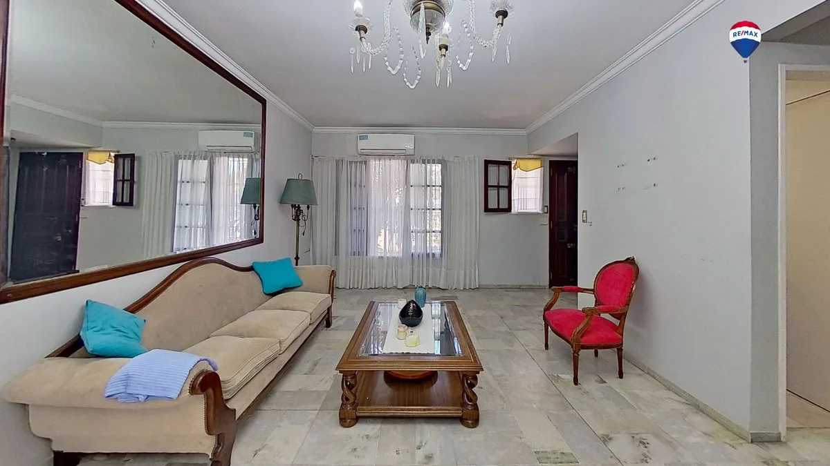 VENTA CASA 6 AMB EN ITUZAINGO CON JARDIN Y PISCINA foto 3