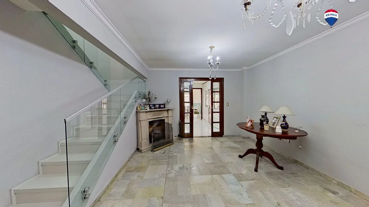 VENTA CASA 6 AMB EN ITUZAINGO CON JARDIN Y PISCINA foto 5