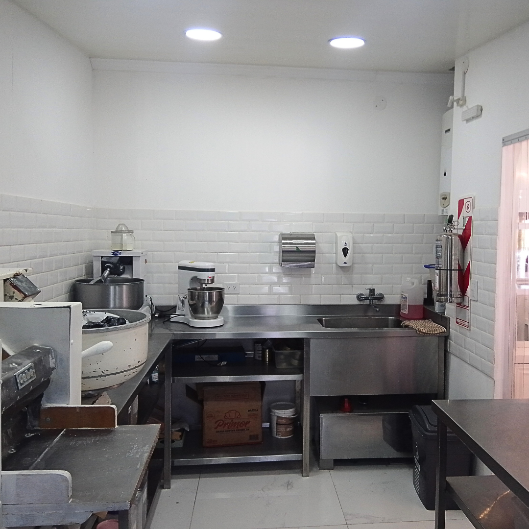 ALQUILER – LOCAL – Bº CHACRA IV NORTE foto 4
