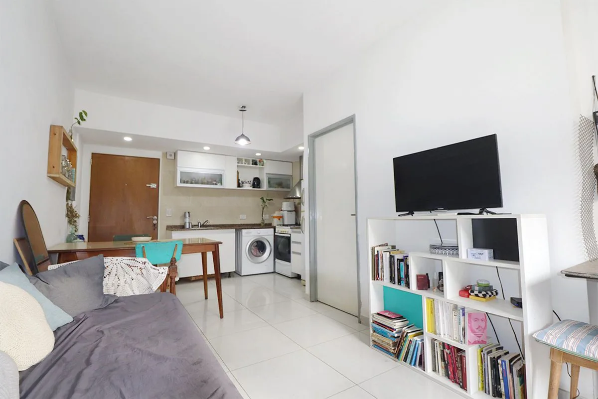 HERMOSO MONOAMBIENTE CON SUBDIVISION Y BALCON. foto 4