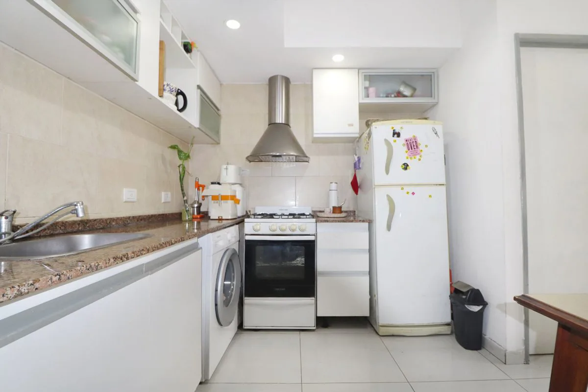 HERMOSO MONOAMBIENTE CON SUBDIVISION Y BALCON. foto 5