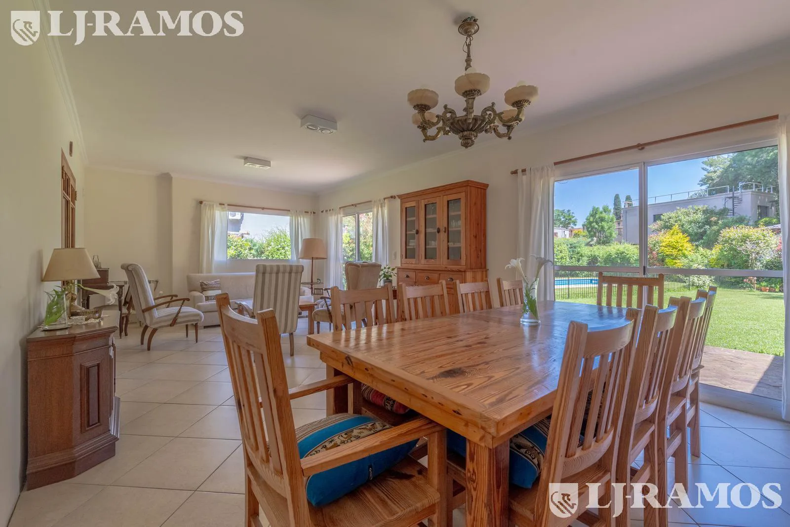 CASA CON DOBLE LOTE EN EL BARRIO CERRADO LA CHACRA, EN SAN FERNANDO foto 4