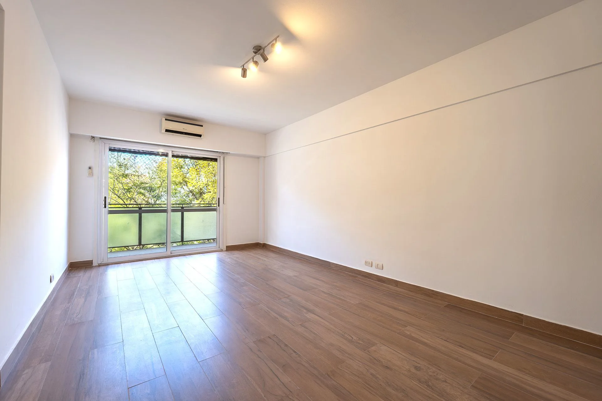 VENTA - DEPARTAMENTO 3 AMB C/BALCON - VILLA DEVOTO foto 3