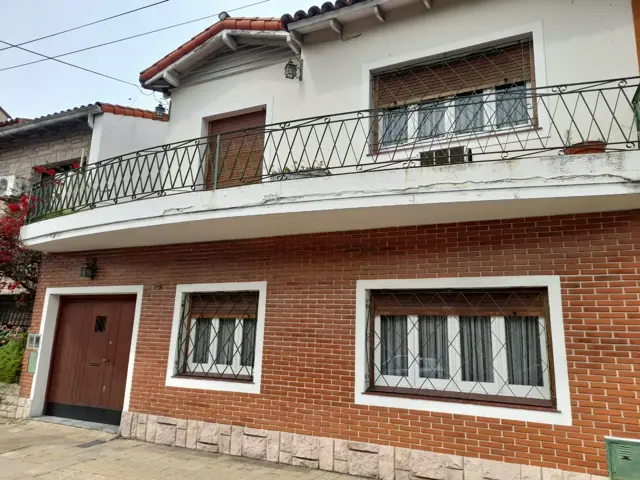CASA EN VENTA 5 AMBIENTES EN RAMOS MEJIA CENTRO