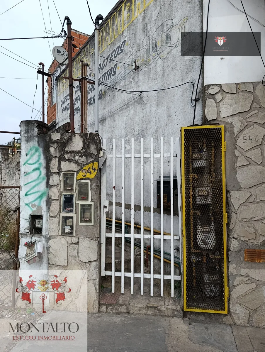 OPORTUNIDAD CASA PH 2 AMBIENTES CON PATIO A RECICLAR foto 2