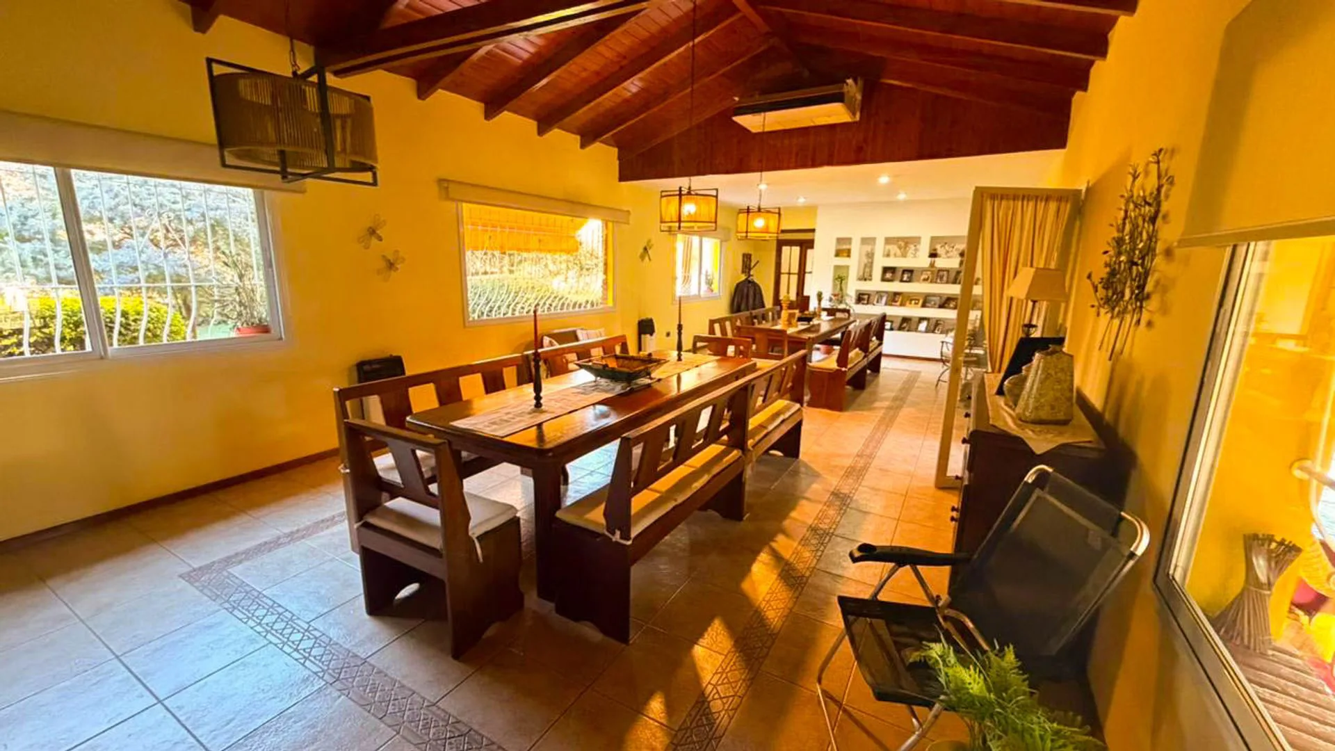 Se vende quinta c/imponente jardin en B° Los Pinos foto 5