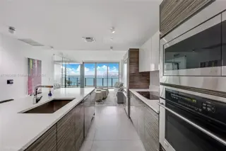 460 NE 28th st #805 400 foto 4