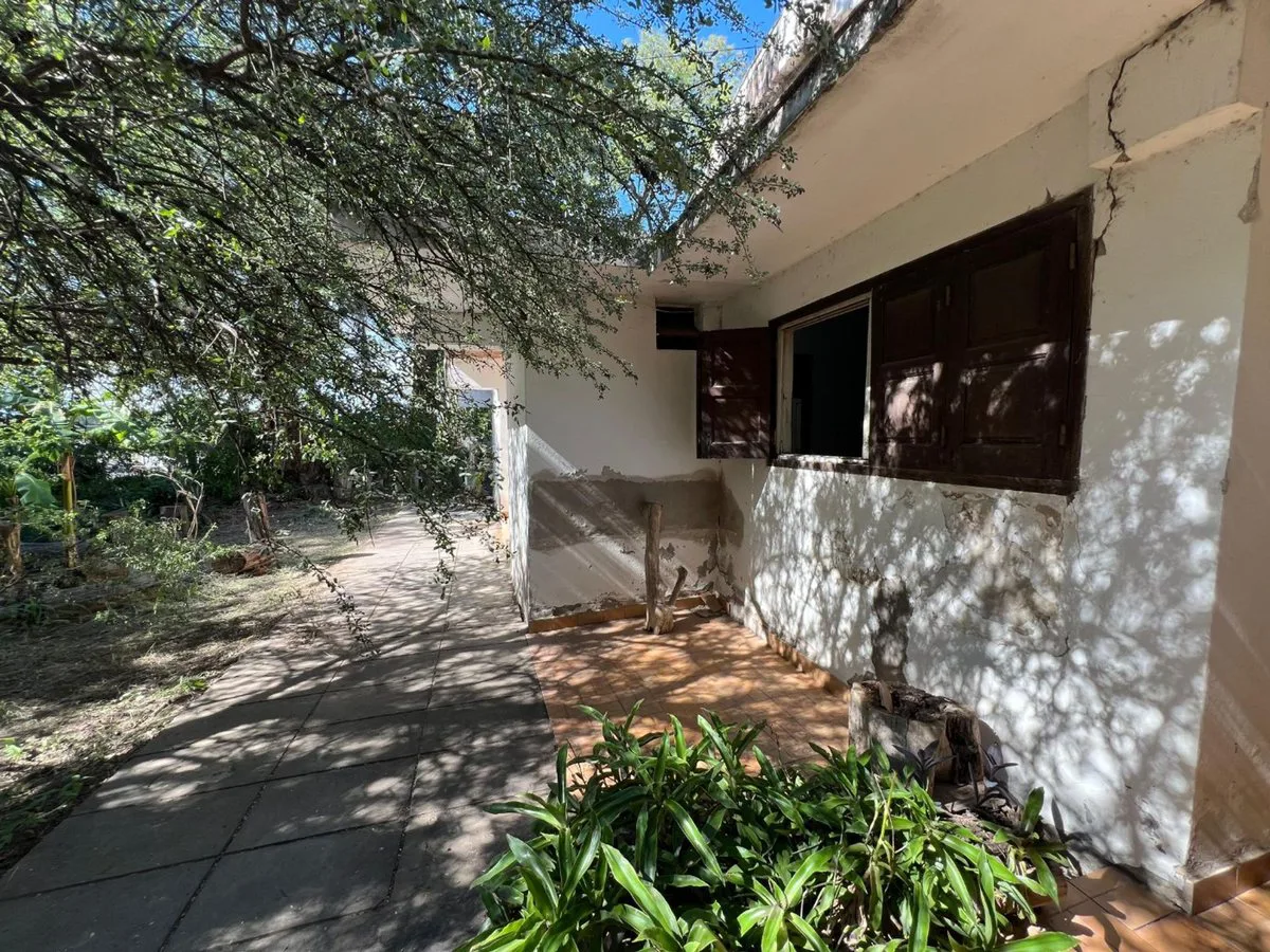 SE VENDE CASA EN VILLA DOLORES 4900 m2 DE TERRENO foto 2